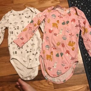 FROM HOLLAND 2 pack Hema baby onesies. Size 98/104